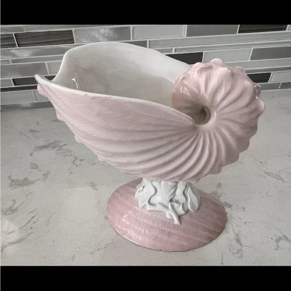 VINTAGE ITALIAN MAJOLICA SEA SHELL PINK & WHITE VASE 7 1/2" X 7" X 4 3/4" ITALY - Picture 5 of 10